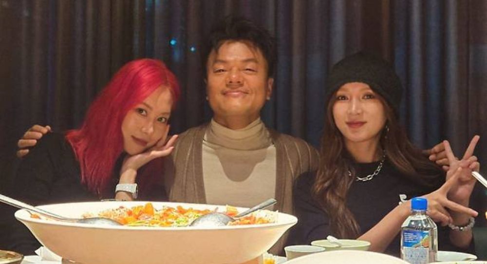 Park Jin Young Reunites with Fei and Jia in China, 7 Years After Miss A's Disbandment
