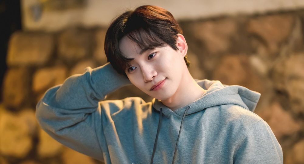 Lee Junho proves he's a true gentleman — leaves JYP after 17 years and gives every staff member a sweet goodbye gift