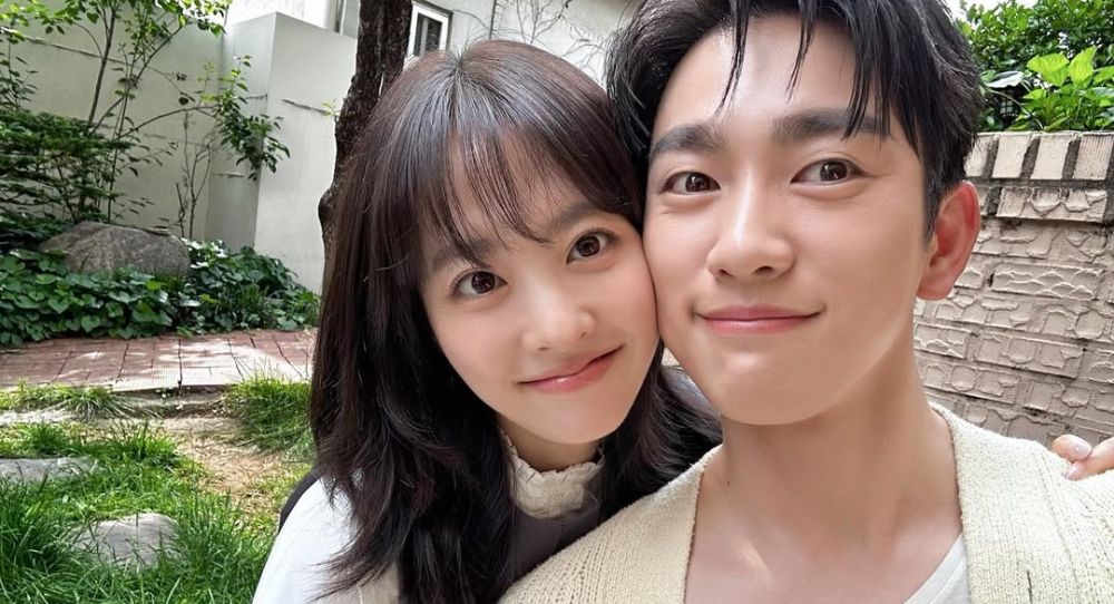 Park Bo Young and Park Jinyoung look so good together fans are begging for a real romance