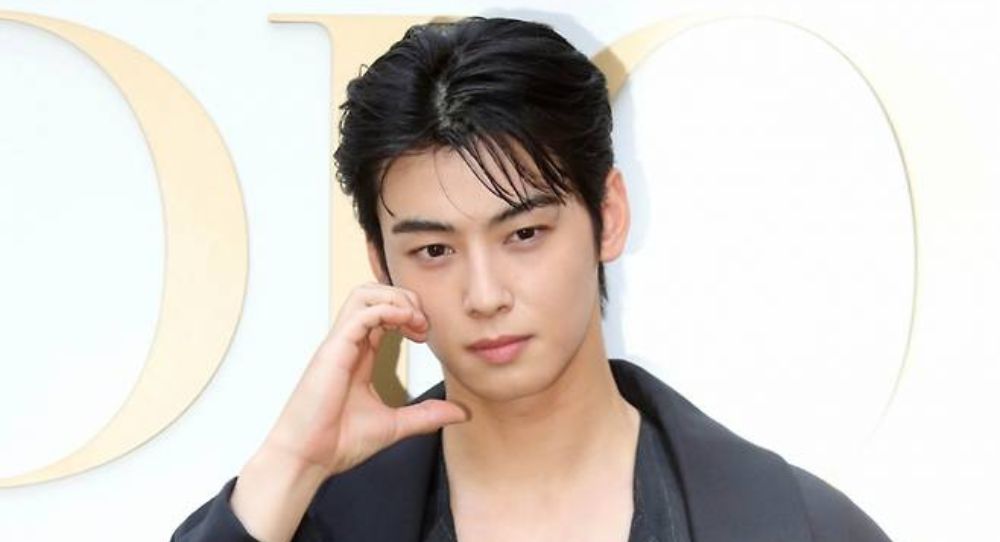 Cha Eun Woo shares touching goodbye message before army enlistment : “Please don’t forget me”