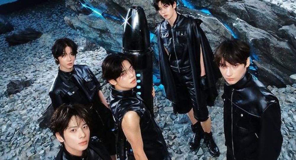 TXT prove their strength in Japan as new album goes back to No.1 on Oricon even after promotions ended