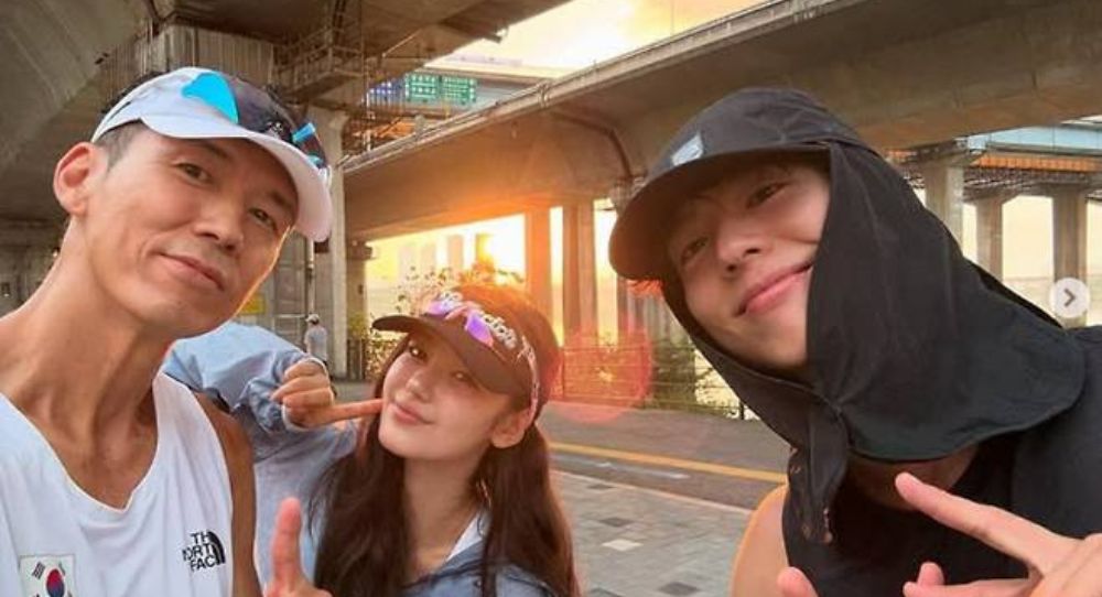 NewJeans’ Danielle spotted on early morning run with Park Bo Gum and Sean just a week after court appearance