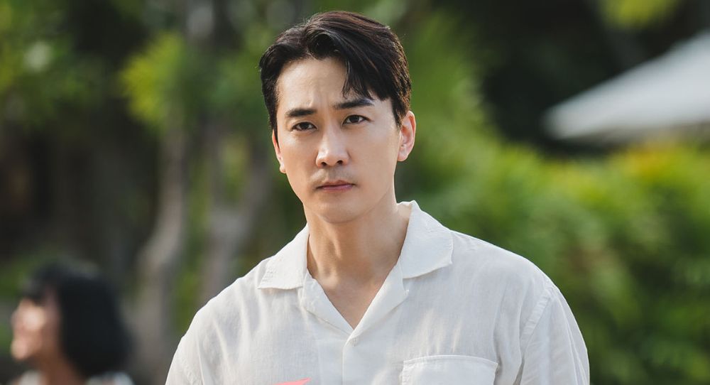 Song Seung Heon cancels all interviews after heartbreaking news of his mother’s passing, quietly stays by the funeral hall in deep sorrow
