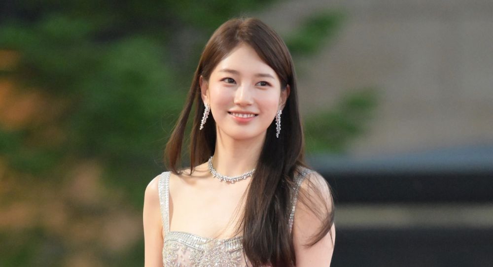 Cho Hyun Ah notices Suzy’s missing eye mole and Suzy admits, “I actually kind of liked it, but yes, I removed it”