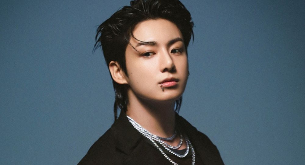 BTS’s Jungkook is proving once again why he’s called the “muscle fairy” as his latest workout clips are taking over the internet
