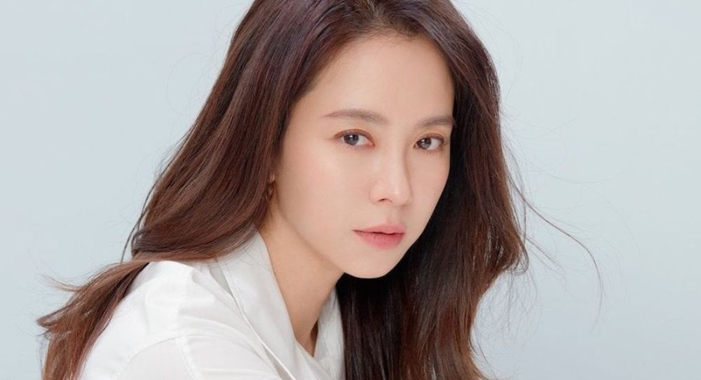 ‘The Savior’ director reveals why he cast Song Ji Hyo — “Her big eyes perfectly match the mystery and fear of an occult film”