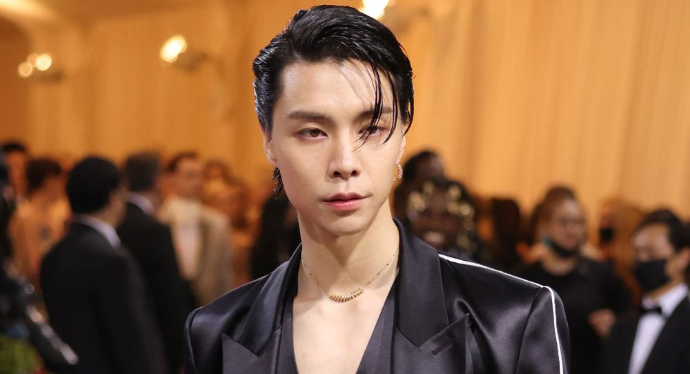 NCT’s Johnny cancels his Bangkok trip after Thai Queen Mother’s passing — Acne Studios event called off during national mourning period