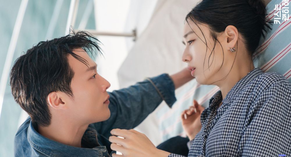 Jang Ki Yong and Ahn Eun Jin’s new drama “Dynamite Kiss” explodes in ratings, tops weekday charts with just one episode
