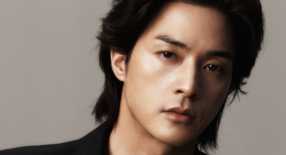 Kim Ji Hoon’s fame reaches new heights as ‘Dear X’ becomes a major hit and pushes him to the top this year