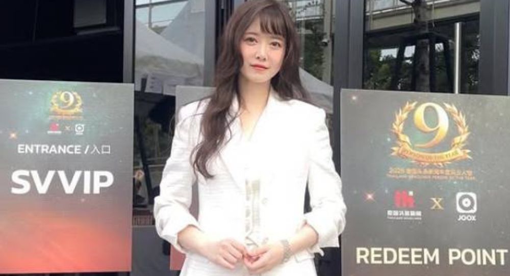 Goo Hye Sun stuns fans with perfect legs after losing 13 kg and shares award news