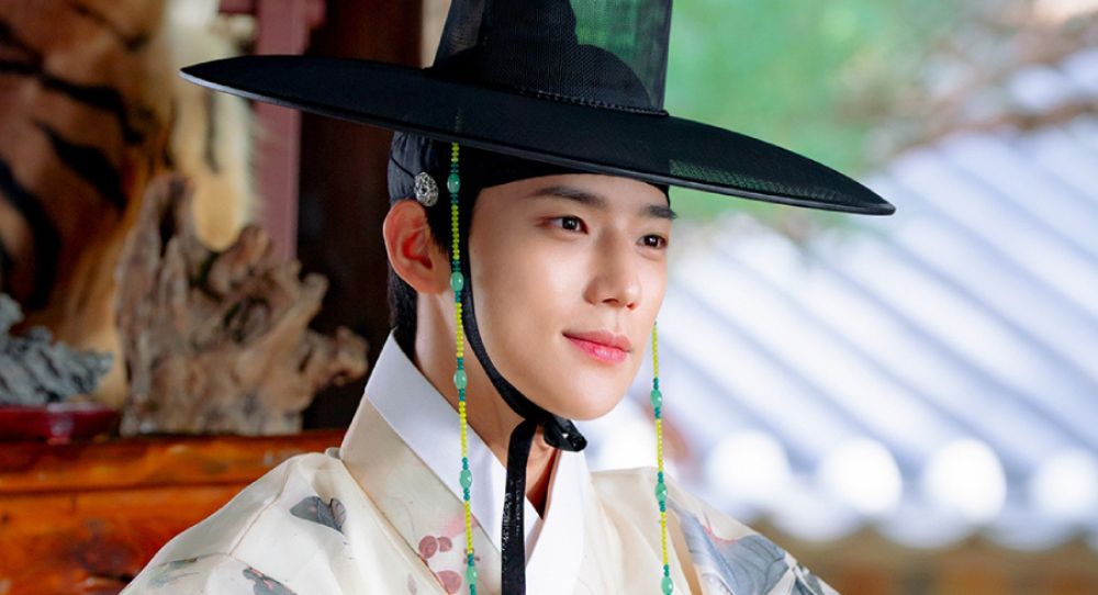 Moon Sang Min’s hanbok visuals steal attention in “To My Beloved Thief” as fans say historical dramas are his perfect match