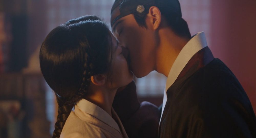 Nam Ji Hyun and Moon Sang Min share an emotional kiss that could be their last as “To My Beloved Thief” hits 6.9% peak ratings and keeps viewers on edge