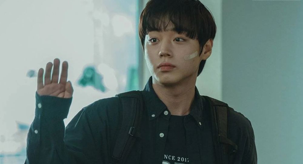 Park Ji Hoon’s popularity is exploding again as he takes No. 1 in drama actor brand reputation and ‘Weak Hero’ rises once more after his latest hit film