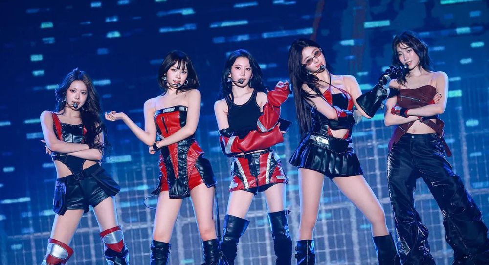 Japanese netizens are reacting after claims spread that LE SSERAFIM’s Tokyo Dome concert had visible empty seats on the second floor