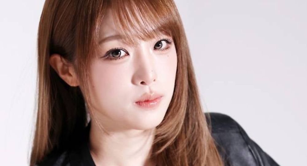 Choi Yena renews contract with YH Entertainment after over 10 years and hints at bigger plans ahead with the company