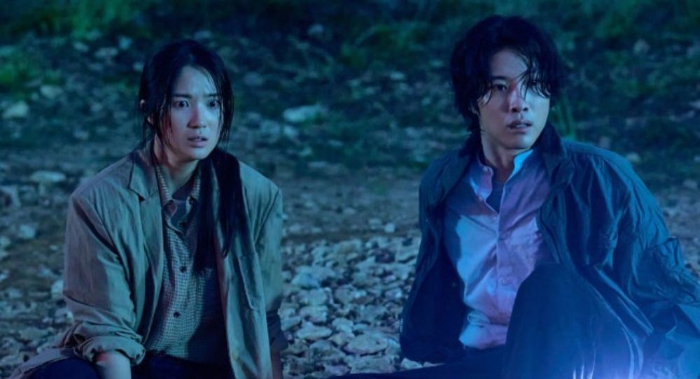 Kim Hye Yoon takes on her first horror role and Lee Jong Won leads his first film as "Salmokji" draws attention for strong acting but mixed results